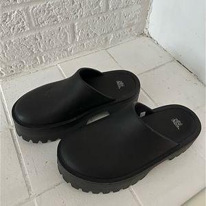 Brooke Mule- Wild Fable